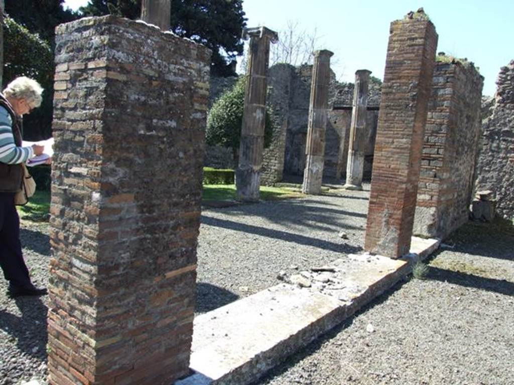 VIII.5.28 Pompeii. March 2009. Looking south west from Room 1, Atrium, to the North Portico and Peristyle garden.