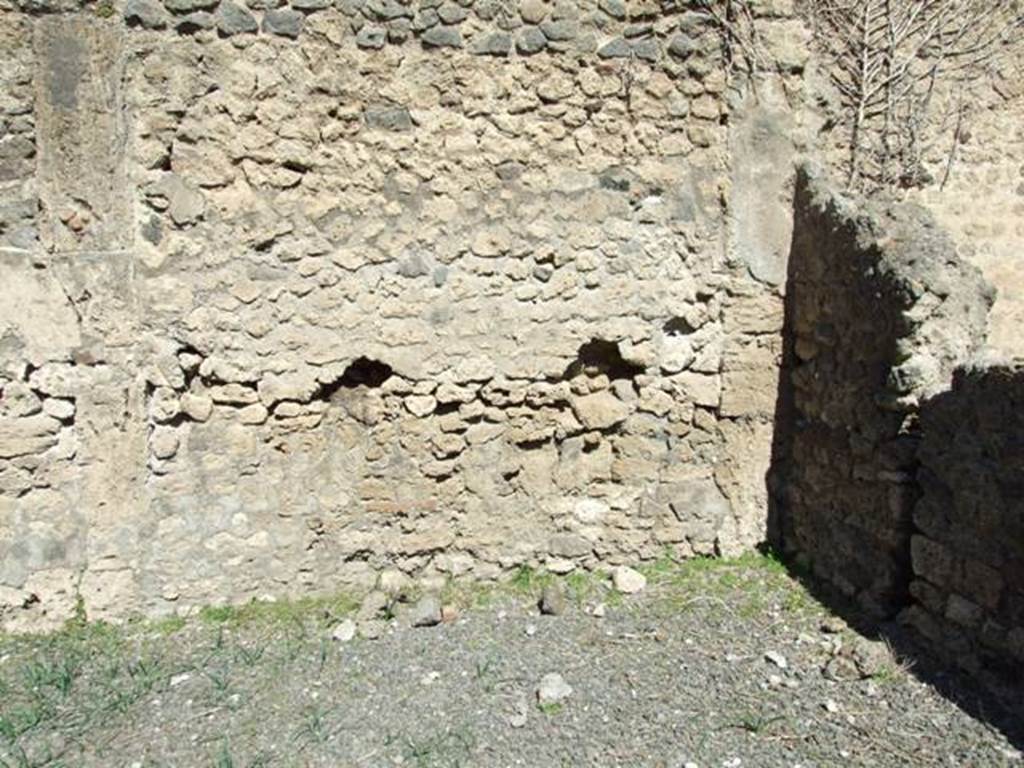 VIII.5.28 Pompeii. March 2009. North east corner of North Portico.
