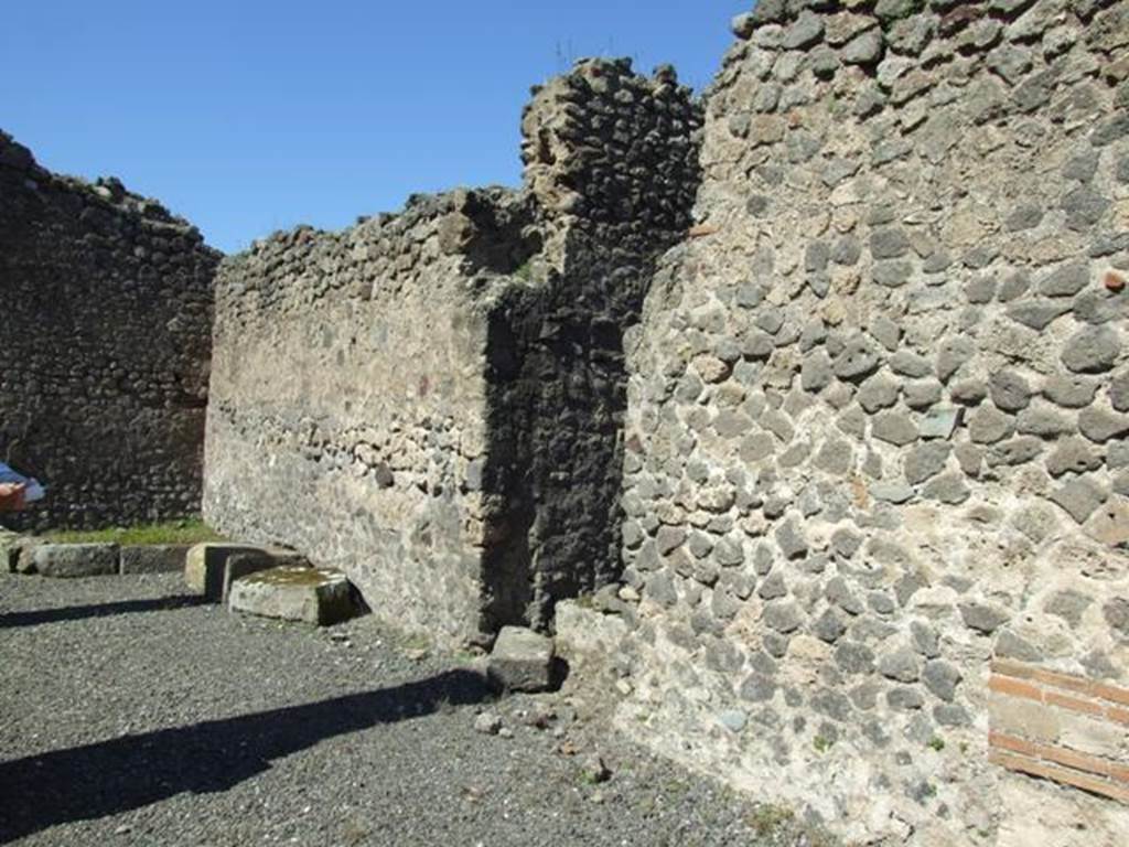 VIII.5.28 Pompeii. March 2009. North west corner of North Portico.