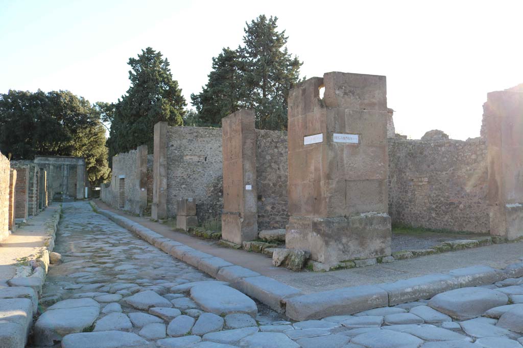 Via dei Teatri, Pompeii. West side. December 2018.
Looking south-west from junction with Via dell’Abbondanza towards VIII.5.30 and VIII.5.31, on right. Photo courtesy of Aude Durand.