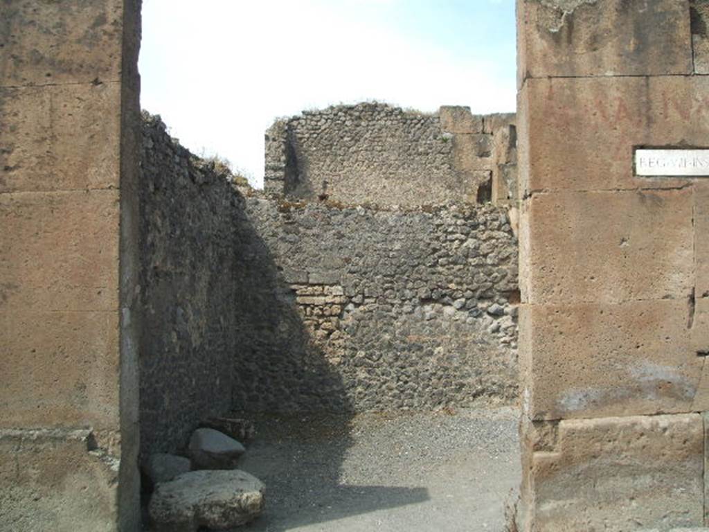 VIII.5.31 Pompeii. Shop. Entrance. May 2005.