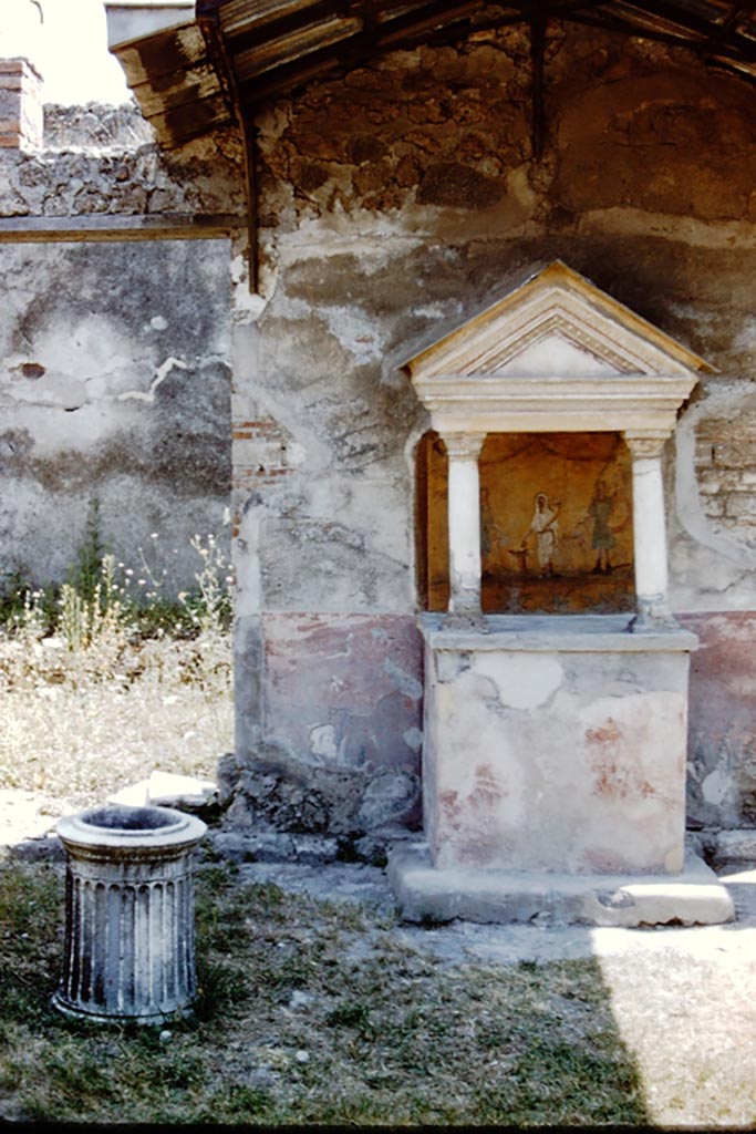VIII.5.37 Pompeii. 1959.
Room 1, aedicula lararium in atrium. Photo by Stanley A. Jashemski.
Source: The Wilhelmina and Stanley A. Jashemski archive in the University of Maryland Library, Special Collections (See collection page) and made available under the Creative Commons Attribution-Non-Commercial License v.4. See Licence and use details.
J59f0338