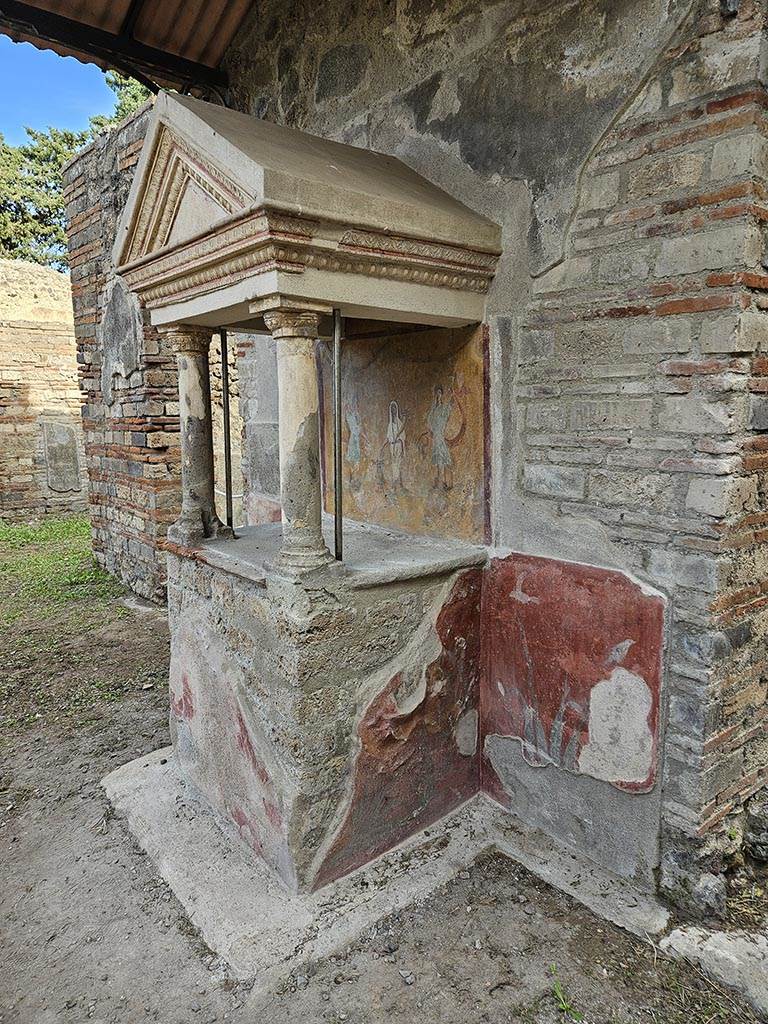 VIII.5.37 Pompeii. November 2024.
Room 1, aedicula lararium, from south end. Photo courtesy of Annette Haug.