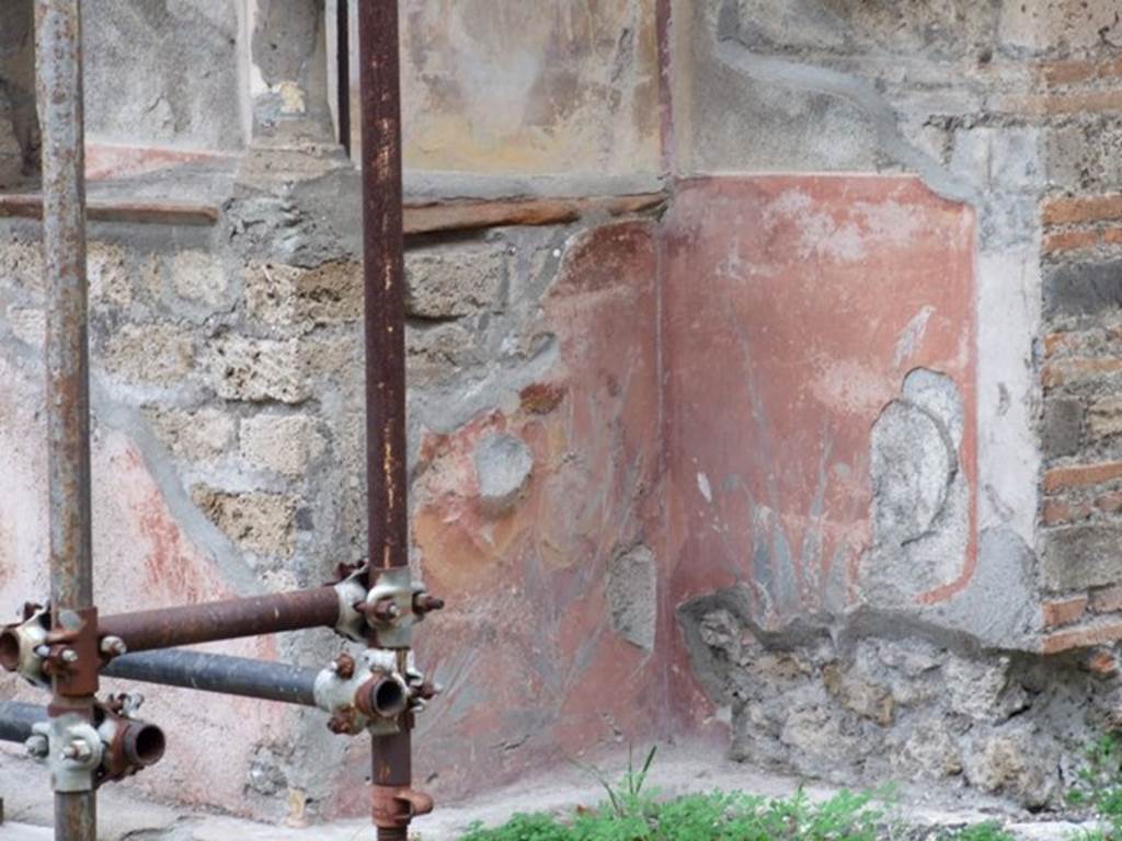VIII.5.37 Pompeii. December 2007. Painted plaster on south side.