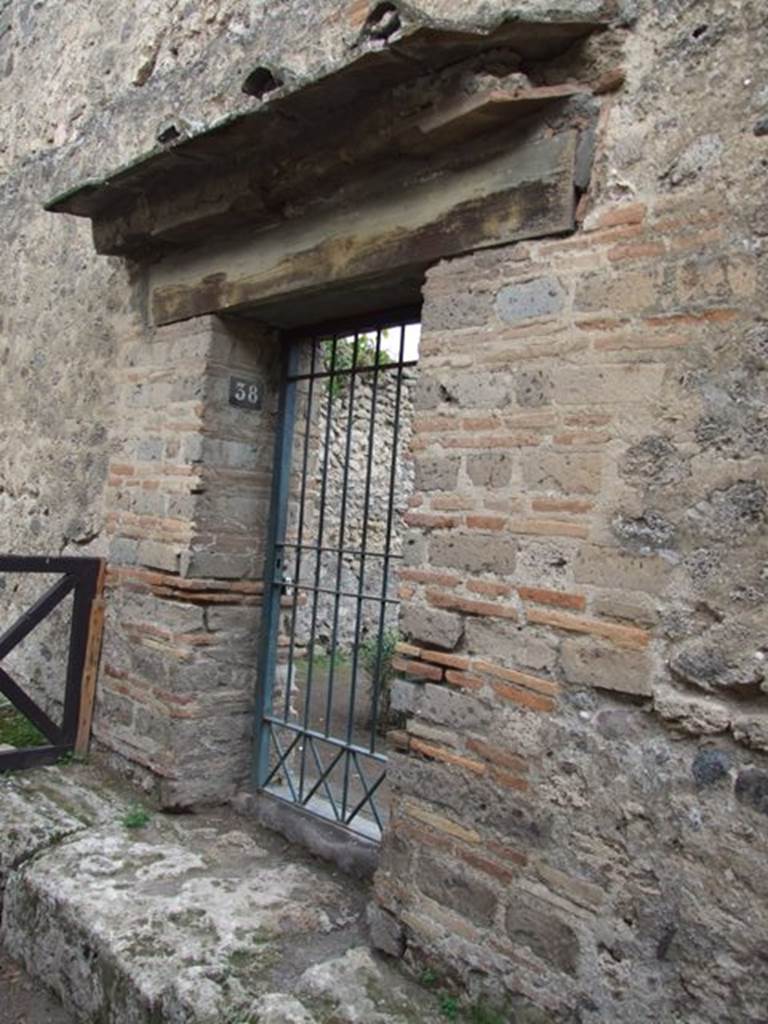 VIII.5.38 Pompeii. December 2007. Entrance.