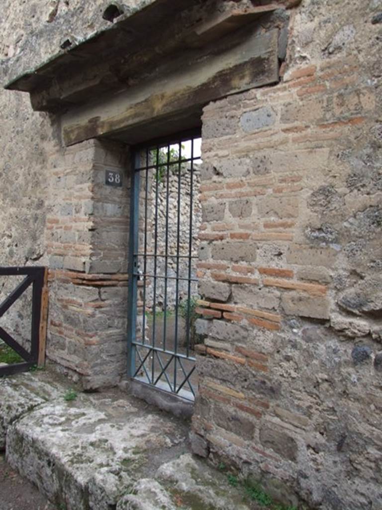 VIII.5.38 Pompeii. December 2007. Entrance.
