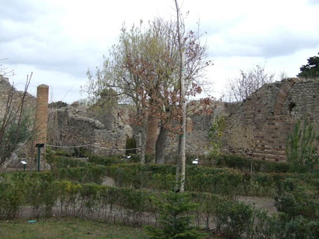 VIII.5.38 Pompeii. December 2007. North east corner.