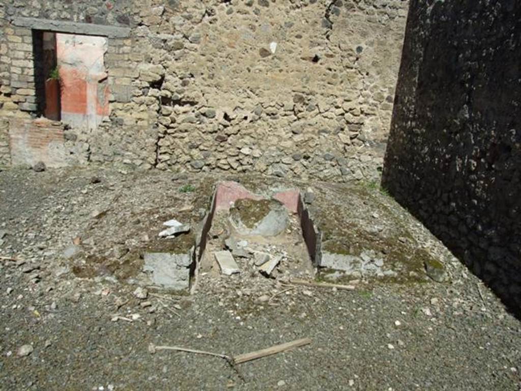 VIII.5.39 Pompeii. March 2009. Room 1. Summer Triclinium. Looking north.