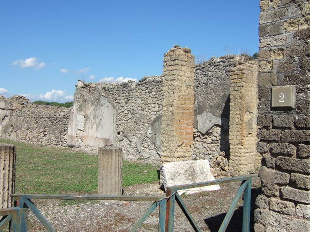 VIII.6.2 Pompeii. September 2005. East side.