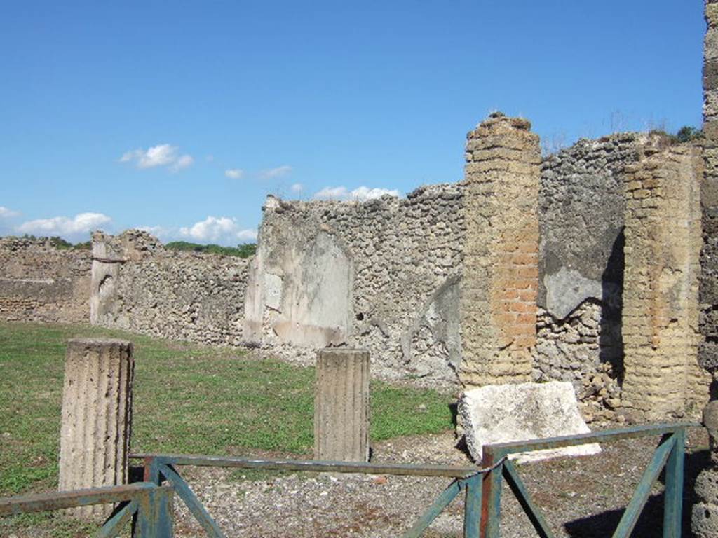 VIII.6.2 Pompeii. September 2005. East side.