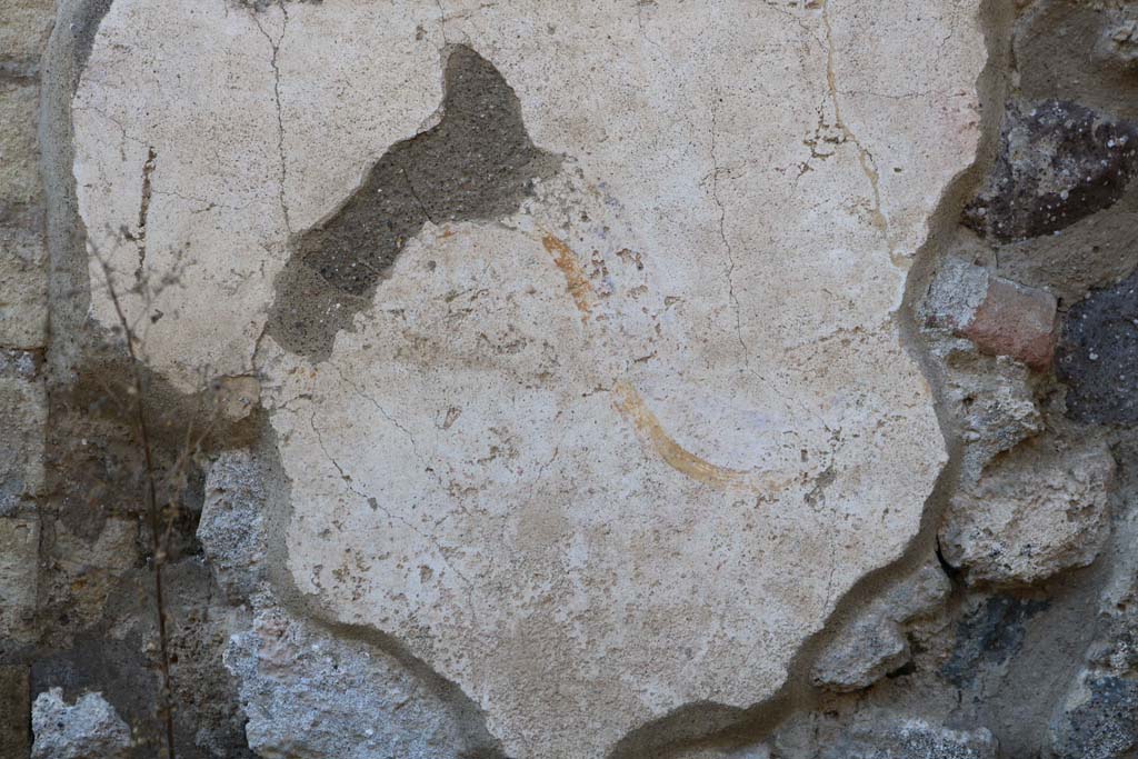 VIII.6.3, Pompeii. December 2018.
West wall in kitchen area, detail of painted serpent on lower side of lararium painting. Photo courtesy of Aude Durand.
