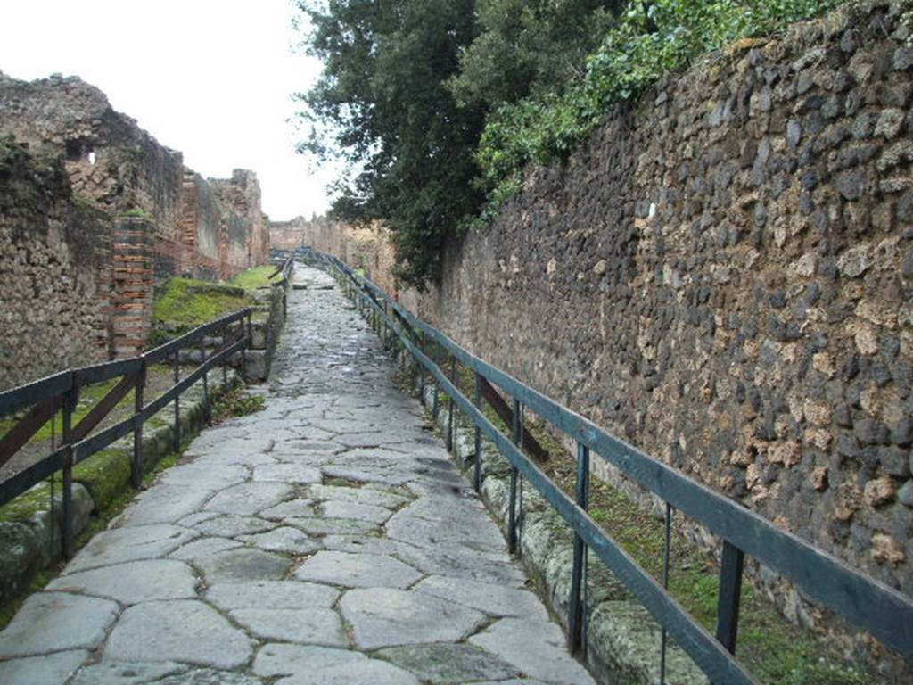 VIII.6.5 House
VIII.4 Via della Regina looking west VIII.6.5