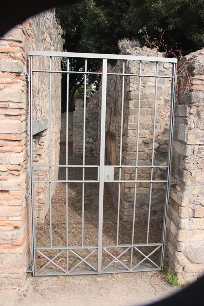 VIII.6.5 Pompeii. October 2023.
Looking north through entrance doorway. Photo courtesy of Klaus Heese.