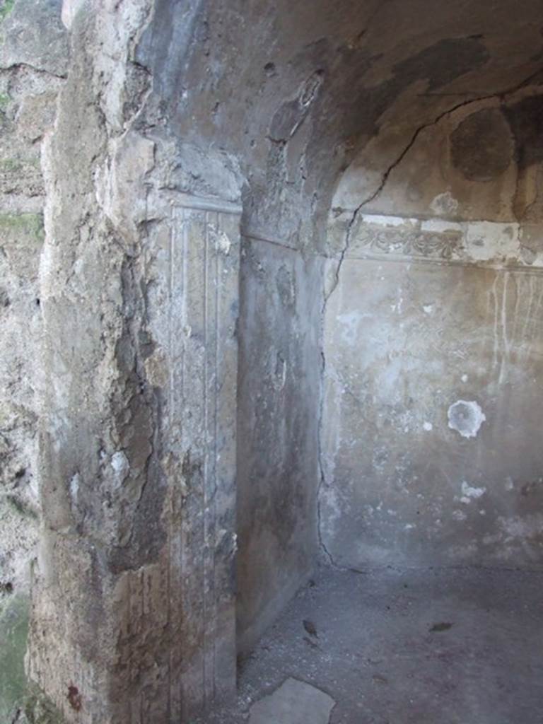 VIII.6.6 Pompeii. March 2009. Niche. East side.