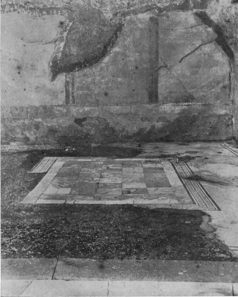 VIII.6.10 Pompeii. c.1930.
Looking across flooring in triclinium ‘p’, shown as a central emblema in opus sectile set in a white mosaic with border of two black lines.
See Blake, M., (1930). The pavements of the Roman Buildings of the Republic and Early Empire. Rome, MAAR, 8, (p.44f, & Pl.8, tav.2, as VIII.6.1)