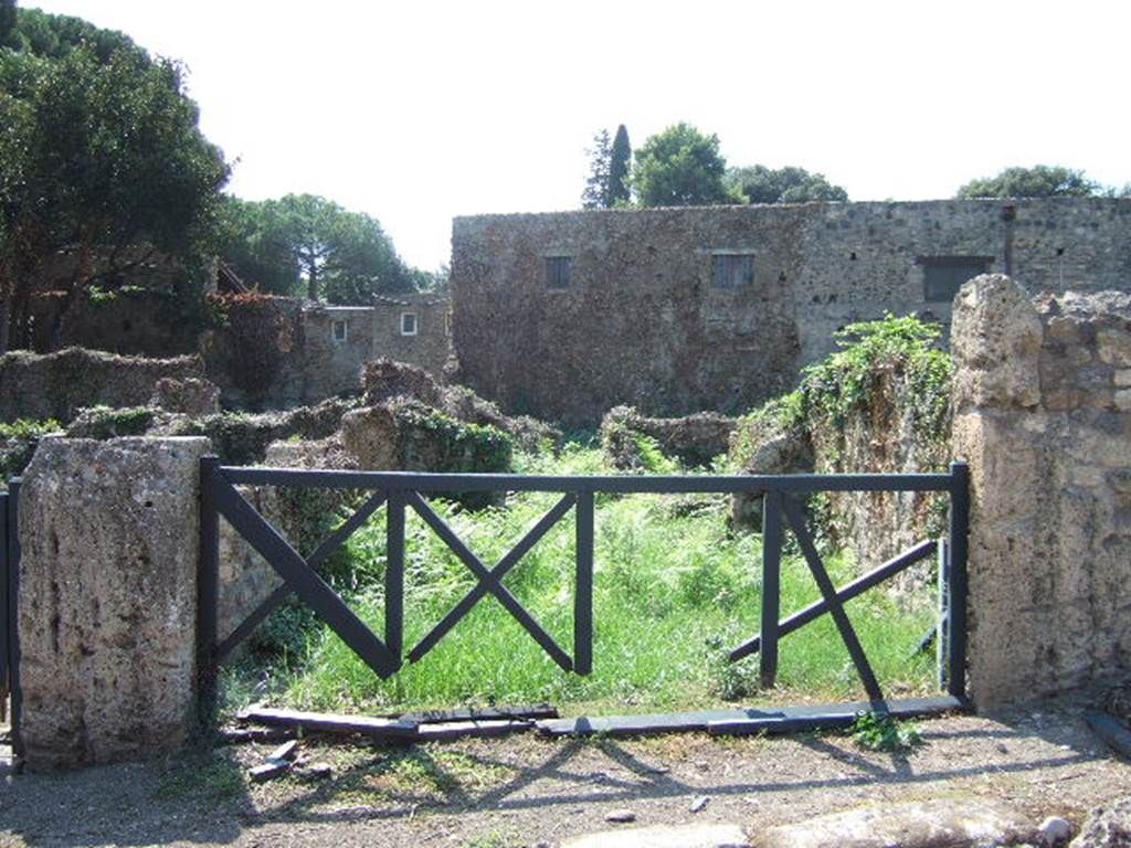 VIII.7.11 Pompeii. September 2005. Entrance.