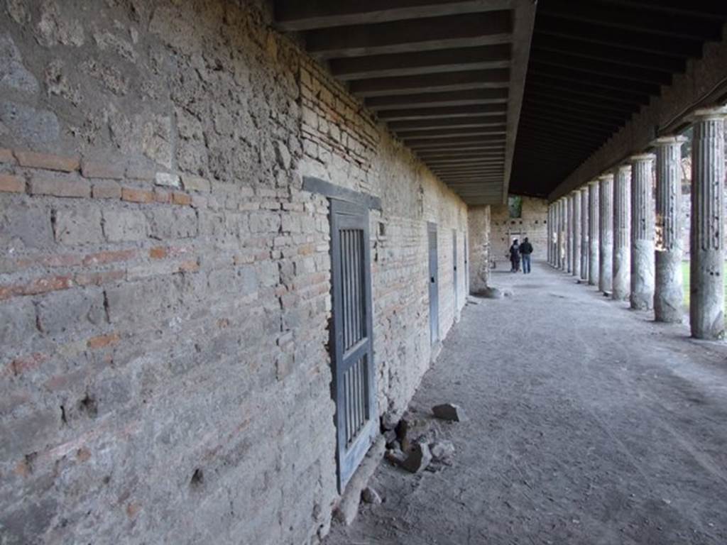 VIII.7.16 Pompeii. December 2006. Looking west along the south side.