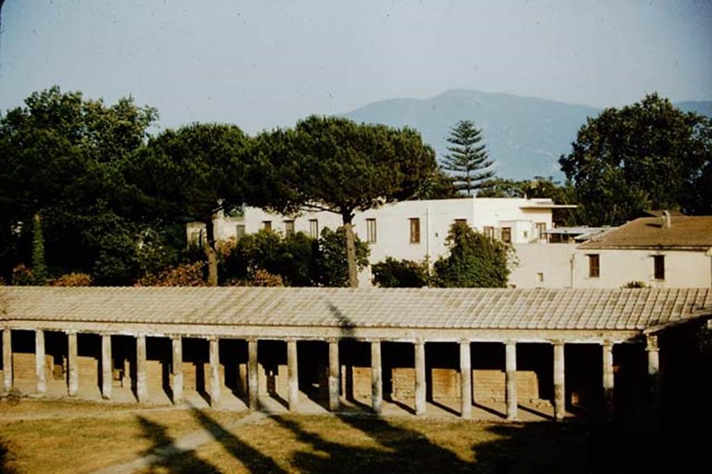 VIII.7.16 Pompeii. 1957. Looking towards south side. Photo by Stanley A. Jashemski.
Source: The Wilhelmina and Stanley A. Jashemski archive in the University of Maryland Library, Special Collections (See collection page) and made available under the Creative Commons Attribution-Non Commercial License v.4. See Licence and use details.
J57f0418