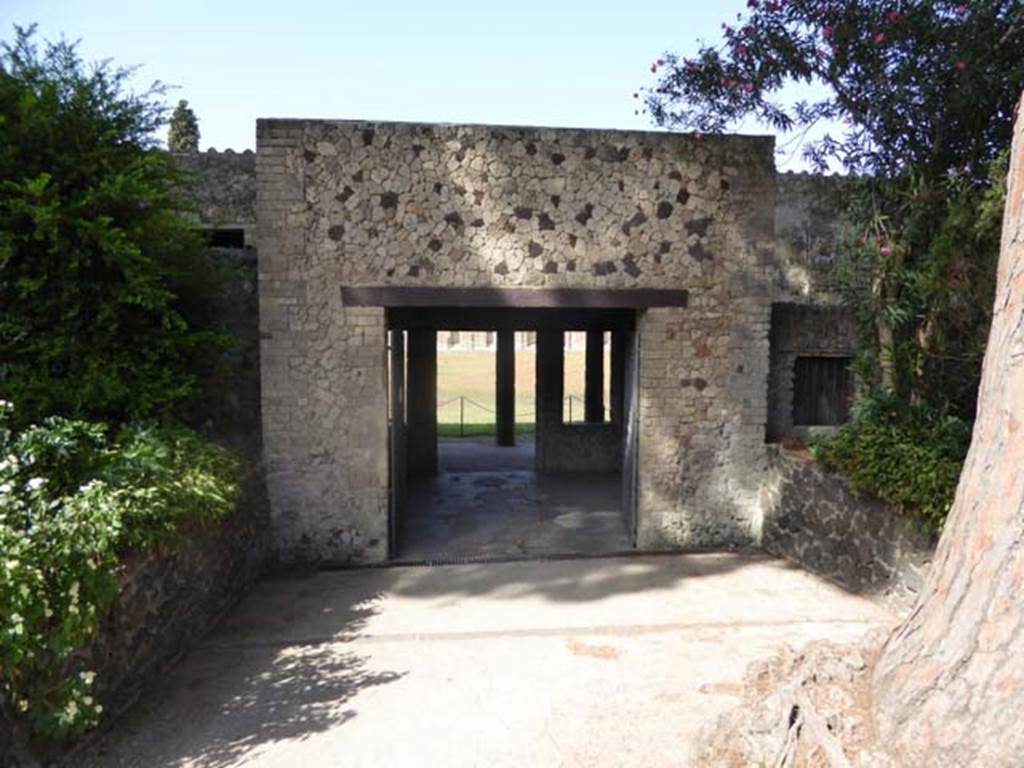 VIII.7.16 Pompeii. October 2014. Looking towards exterior south side of exedra, now an entrance/exit. Photo courtesy of Michael Binns.