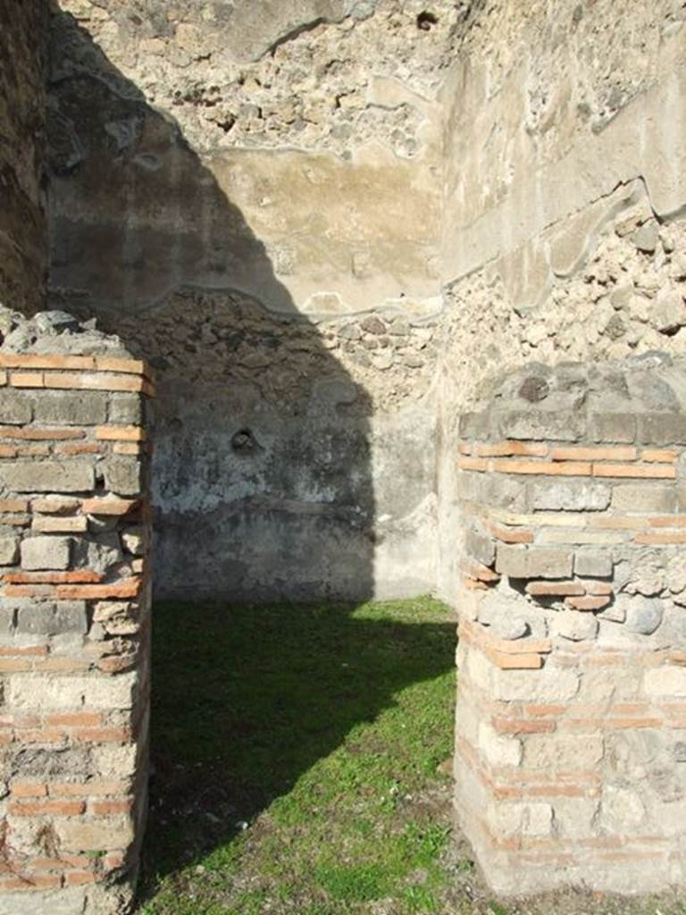 VIII.7.16 Pompeii. September 2005. Room on north side.