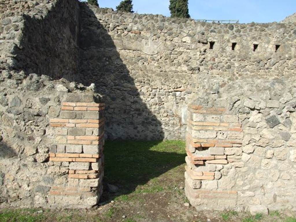 VIII.7.16 Pompeii. September 2005. Room on north side.