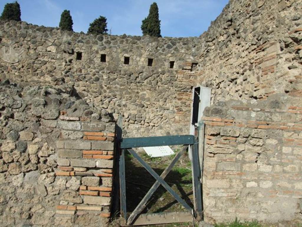 VIII.7.16 Pompeii. September 2005. Room on north side.