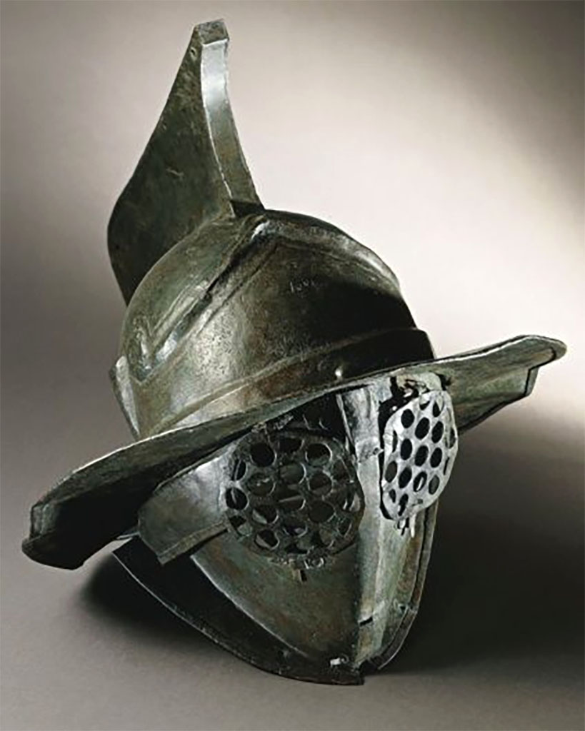 VIII.7.16 Pompeii. Gladiator helmet with undecorated top.
Now in Naples Archaeological Museum. Inventory number 5638.