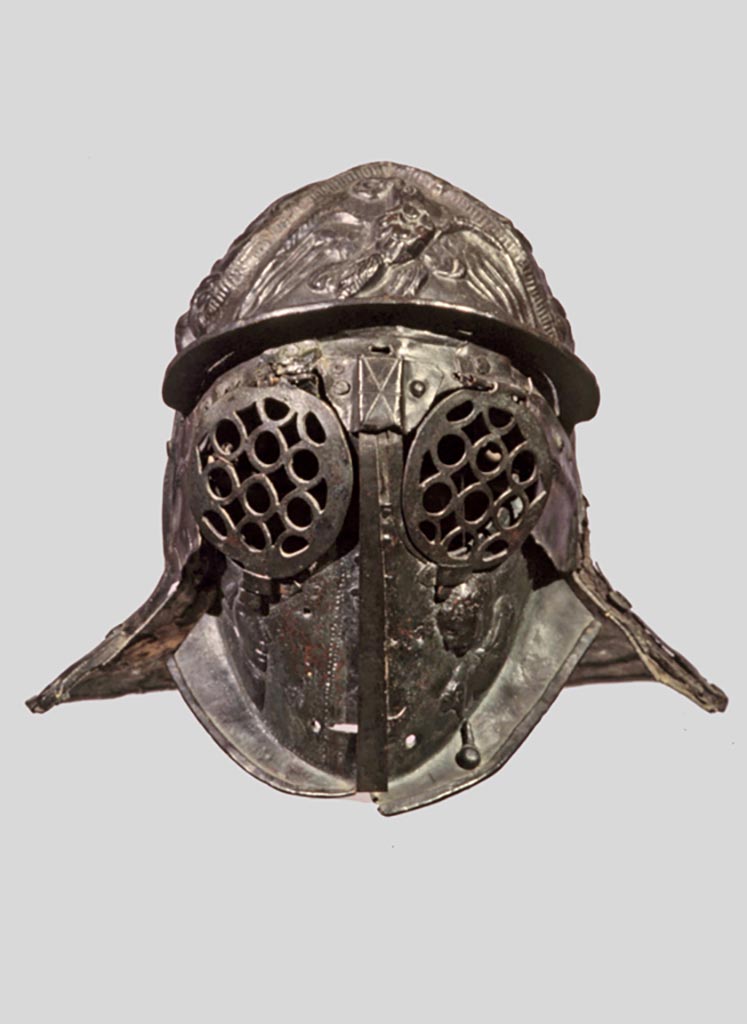 VIII.7.16 Pompeii. Provocator‘s helmet with relief of eagle, Naples Archaeological Museum, inv. 5657.