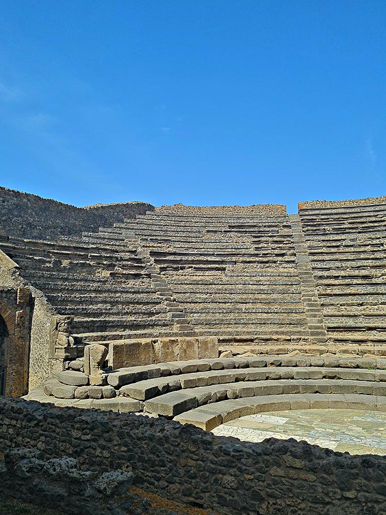 VIII.7.19/18 Pompeii. September 2024.
Looking towards seating on west side, from stage. Photo courtesy of Giuseppe Ciaramella.