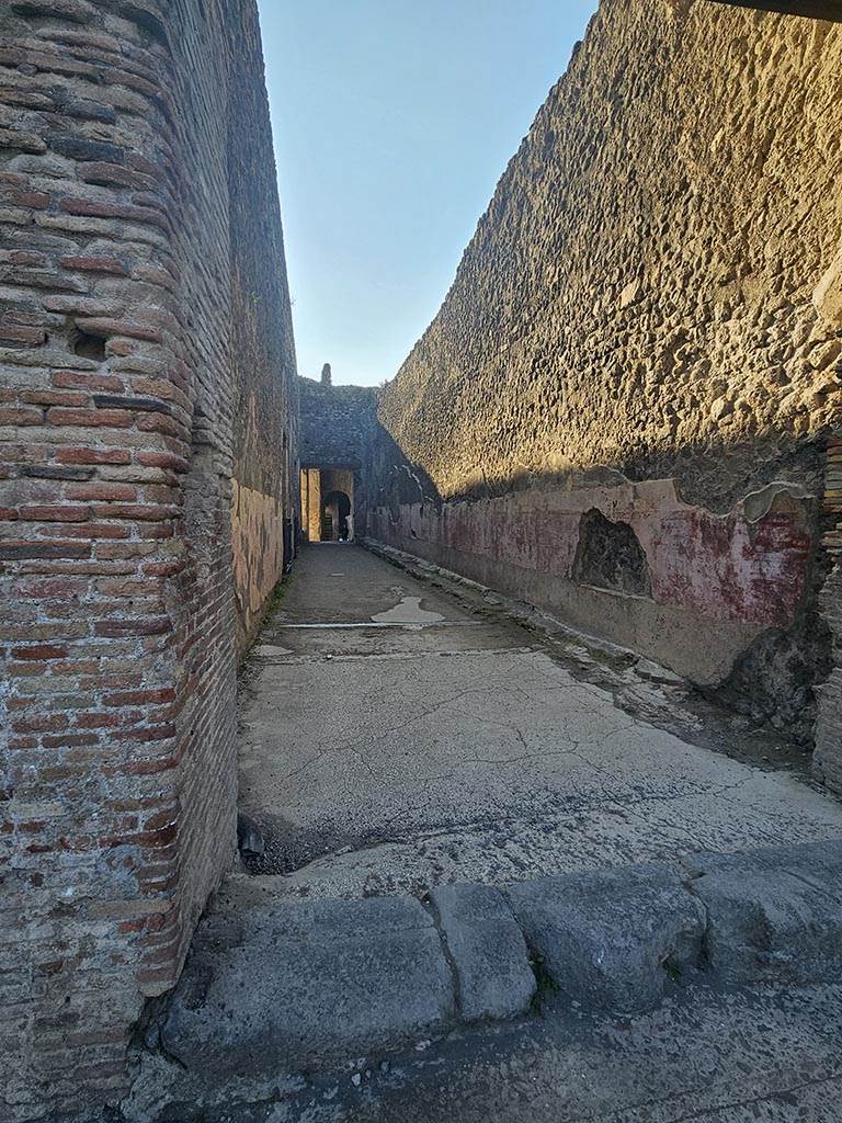 VIII.7.20 Pompeii. November 2024.
Looking west along entrance corridor. Photo courtesy of Annette Haug.