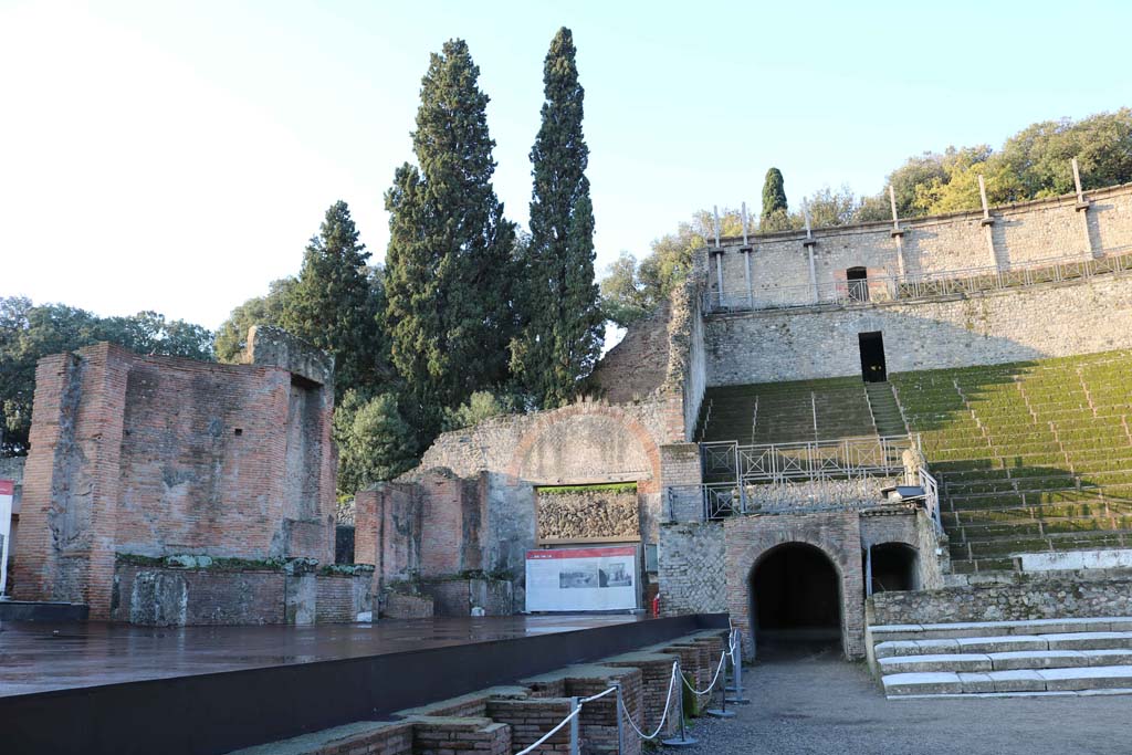VIII.7.20 Pompeii. December 2018.
Looking west across the Theatre to the Tribunal over the arched entrance/exit. Photo courtesy of Aude Durand.