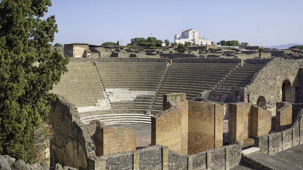 VIII.7.20 Pompeii. August 2021.
Looking north-east from steps leading to Triangular Forum, across Theatre. Photo courtesy of Robert Hanson.