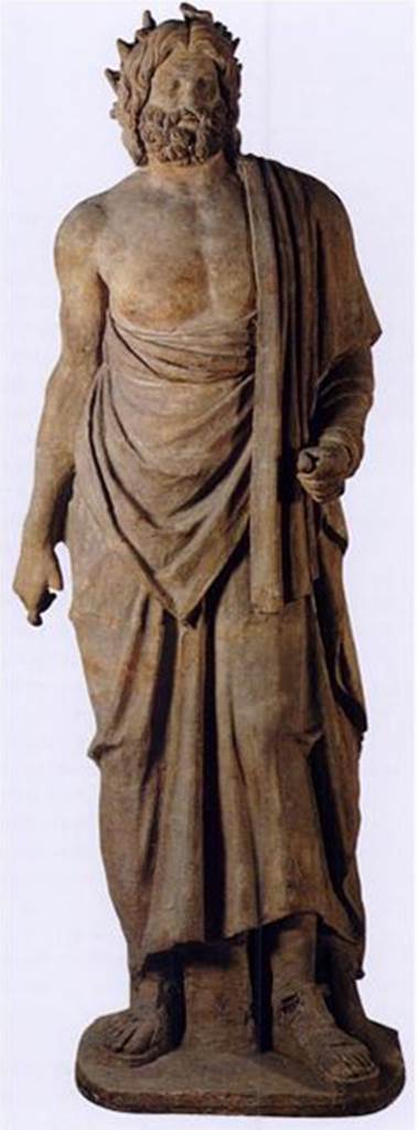 VIII.7.25 Pompeii. 27th September 1766.
Terracotta statue of Aesculapius or Asclepius the god of medicine and healing, found in the cella.
The statue was set in the platform with the use of mortar and, below the base, had “two bronze medals of intermediary form”.
Now in Naples Archaeological Museum. Inventory number 22574.