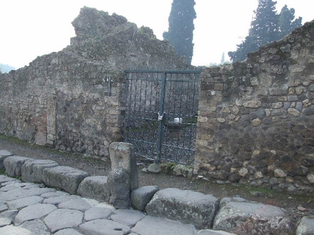 VIII.7.25 Pompeii. May 2005. Entrance on Via Stabia.