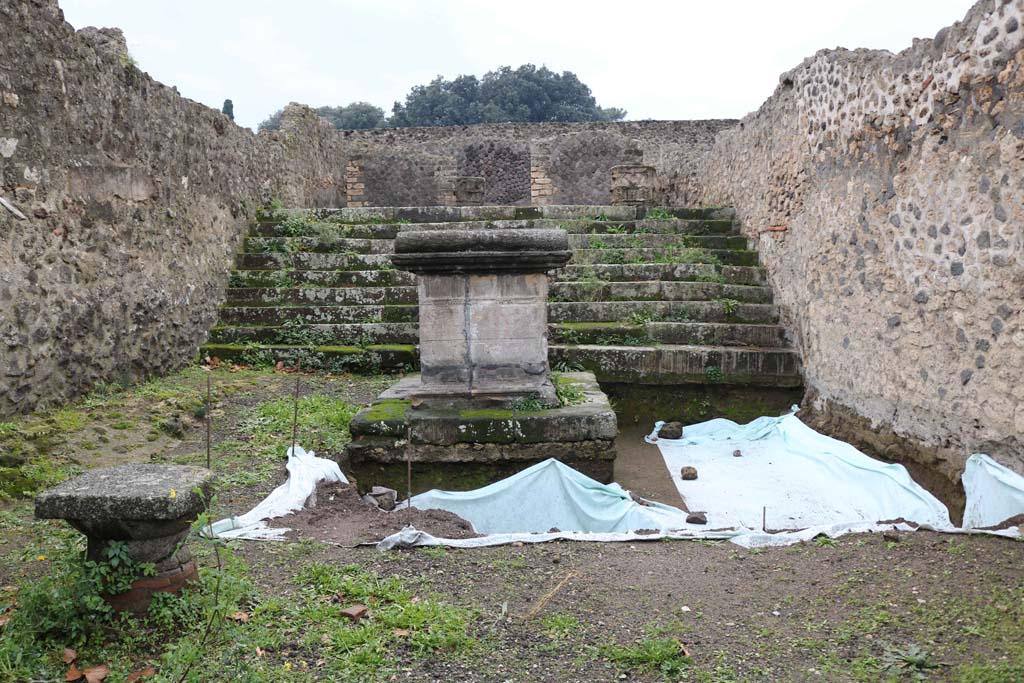 VIII.7.25, Pompeii. December 2018. Looking west from entrance doorway. Photo courtesy of Aude Durand.
