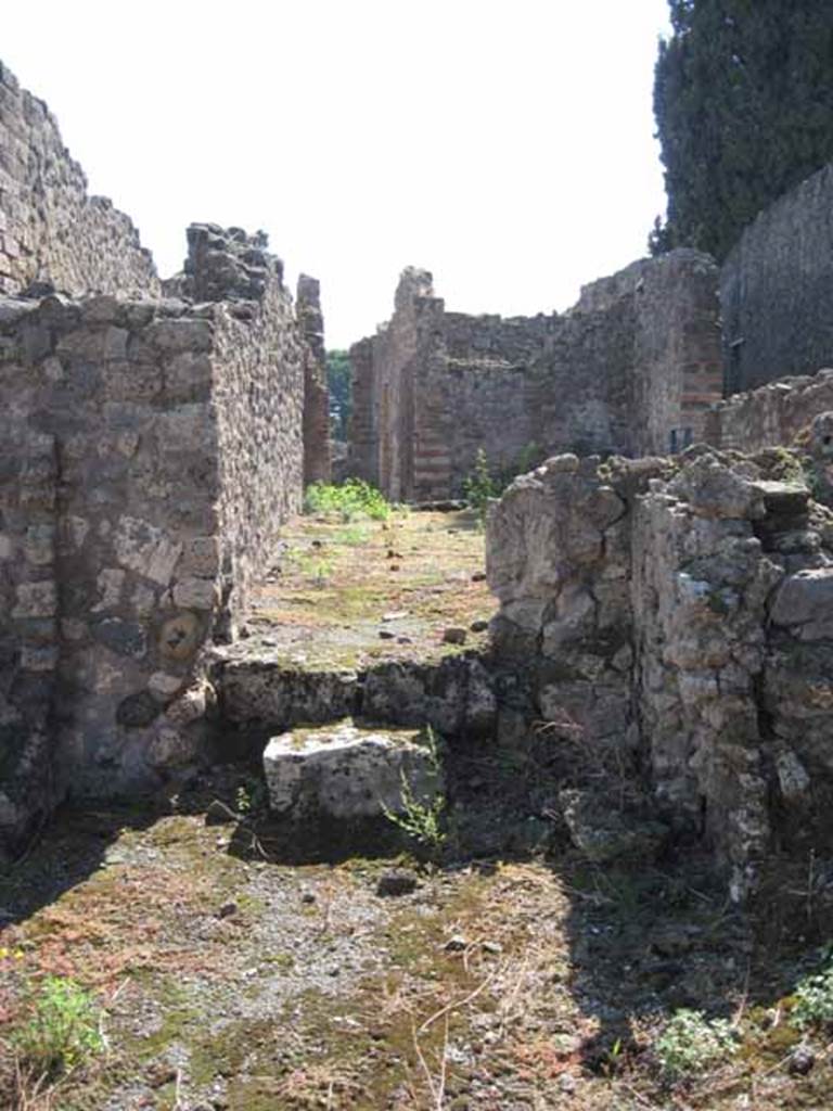 VIII.7.26 Pompeii. September 2010. Doorway leading to rear of property, looking south. Photo courtesy of Drew Baker.