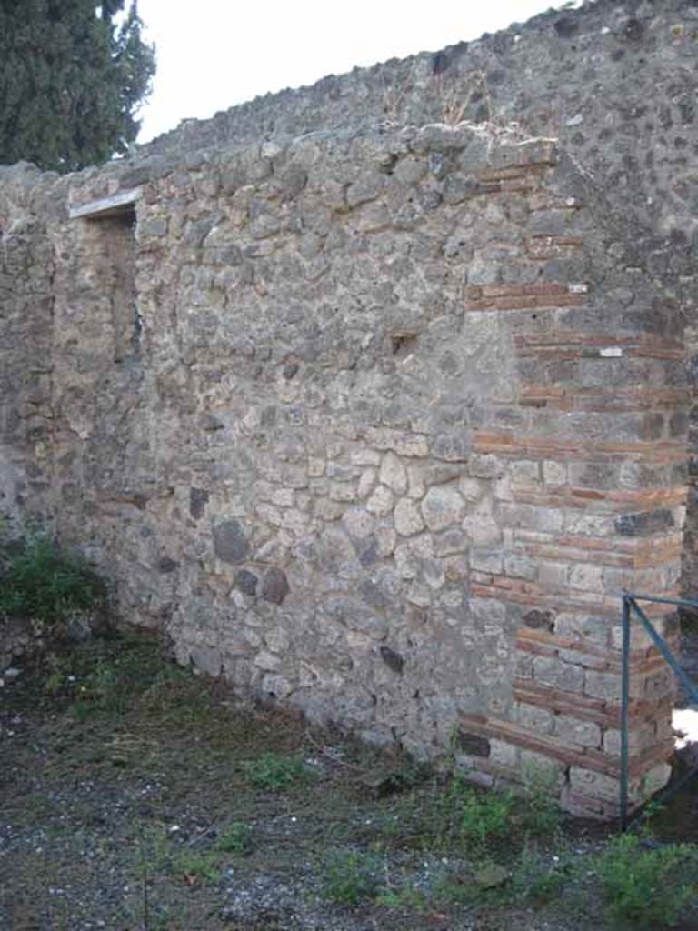 VIII.7.26 Pompeii. September 2010. West wall of room behind entrance room. Photo courtesy of Drew Baker.