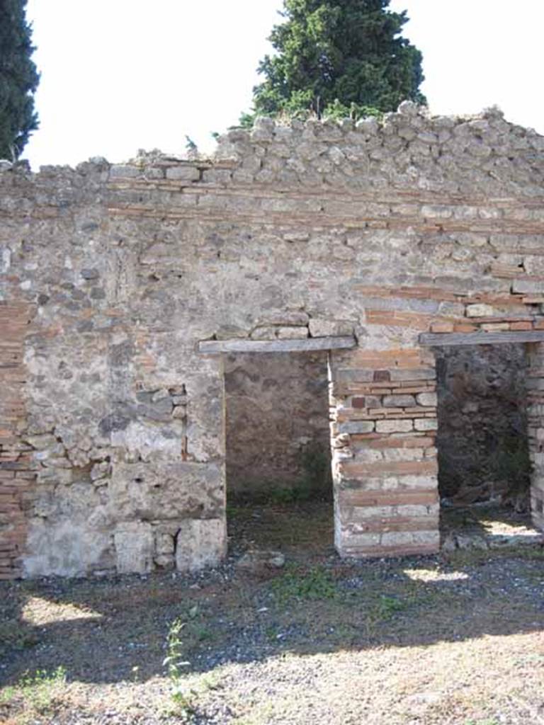VIII.7.26 Pompeii. September 2010. Doorway to second room on west side of atrium. Looking west. Photo courtesy of Drew Baker.