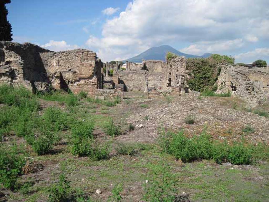 VIII.7.26 Pompeii. September 2010. Looking north across garden area.
Photo courtesy of Drew Baker.