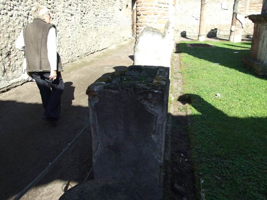 VIII.7.28 Pompeii. March 2009. Looking east along north portico.