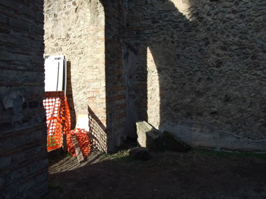 VIII.7.28 Pompeii. December 2007. North west corner of the colonnade.
