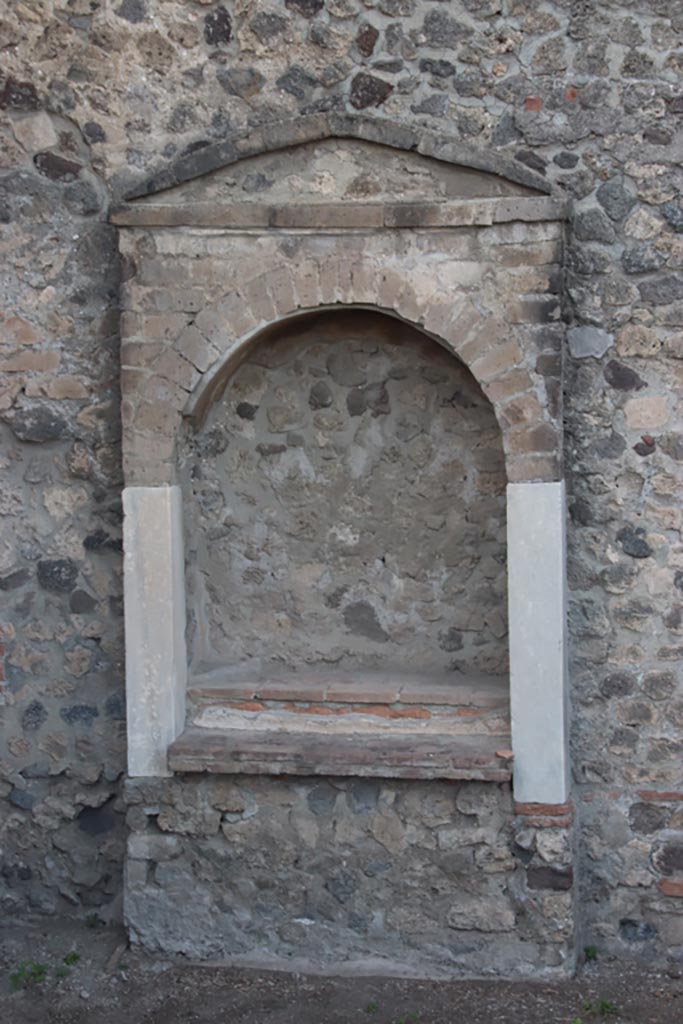 VIII.7.28 Pompeii. October 2023. Niche set into north wall of irregular shaped sacred room. Photo courtesy of Klaus Heese.