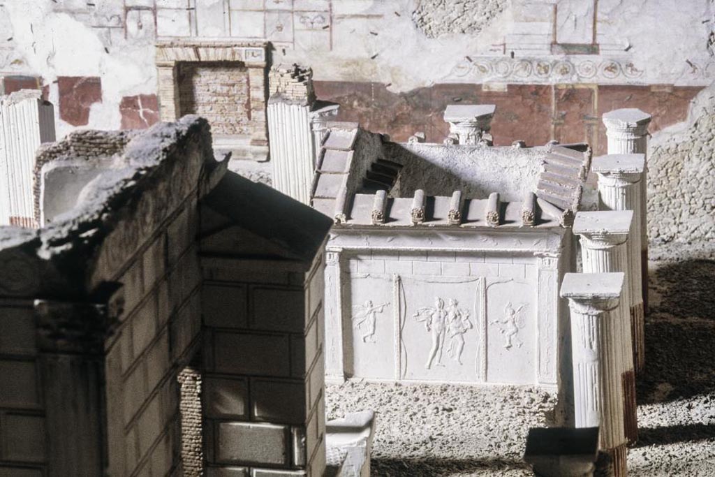 VIII.7.28 Pompeii. 1784. Purgatorium, west side with stucco decoration.
From Temple of Isis model made in 1784 by Giovanni Altieri.
Formerly in Medelhavsmuseet, Stockholm, Sweden, inventory number NM Drh Sk 281. Now deaccessioned.
Photo by Margareta Sjöblom. Medelhavsmuseet, Stockholm, Sweden.