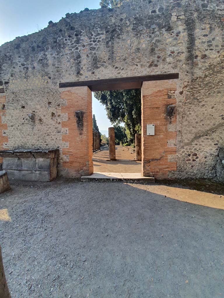 VIII.7.30 Pompeii. July 2021. Looking south to other entrance doorway.
Foto Annette Haug, ERC Grant 681269 DÉCOR.