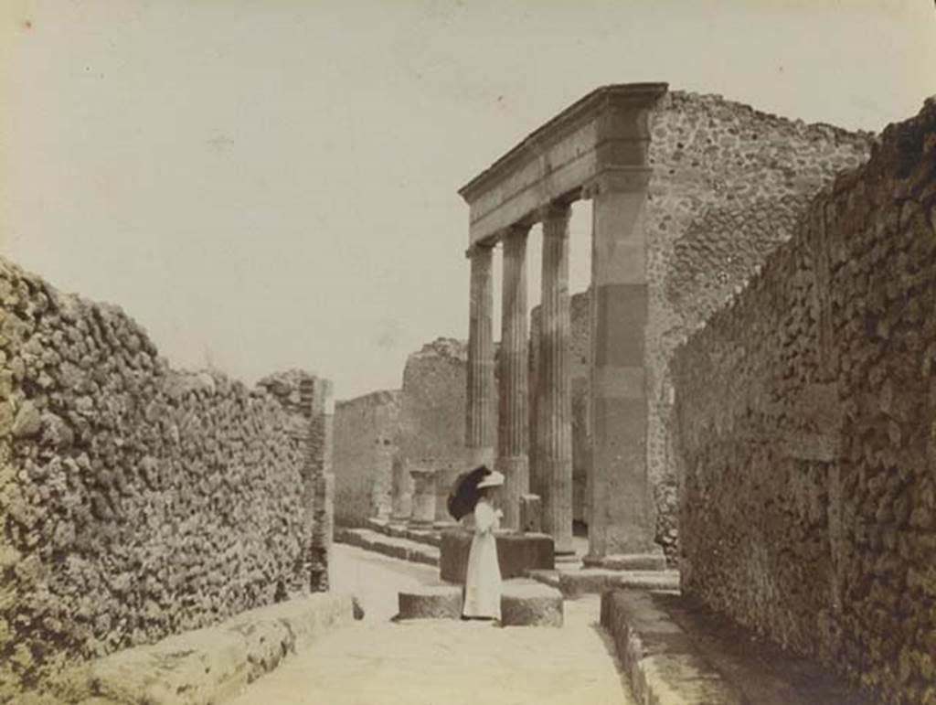 VIII.7.30 Pompeii. 1905. Looking east towards the entrance columns of the Triangular Forum, photographed from Vicolo delle Pareti Rosse. Photo courtesy of Rick Bauer.