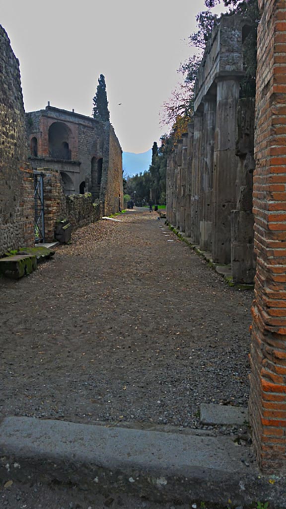VIII.7.30 Pompeii. 2017/2018/2019.
Looking south through entrance doorway. Photo courtesy of Giuseppe Ciaramella.