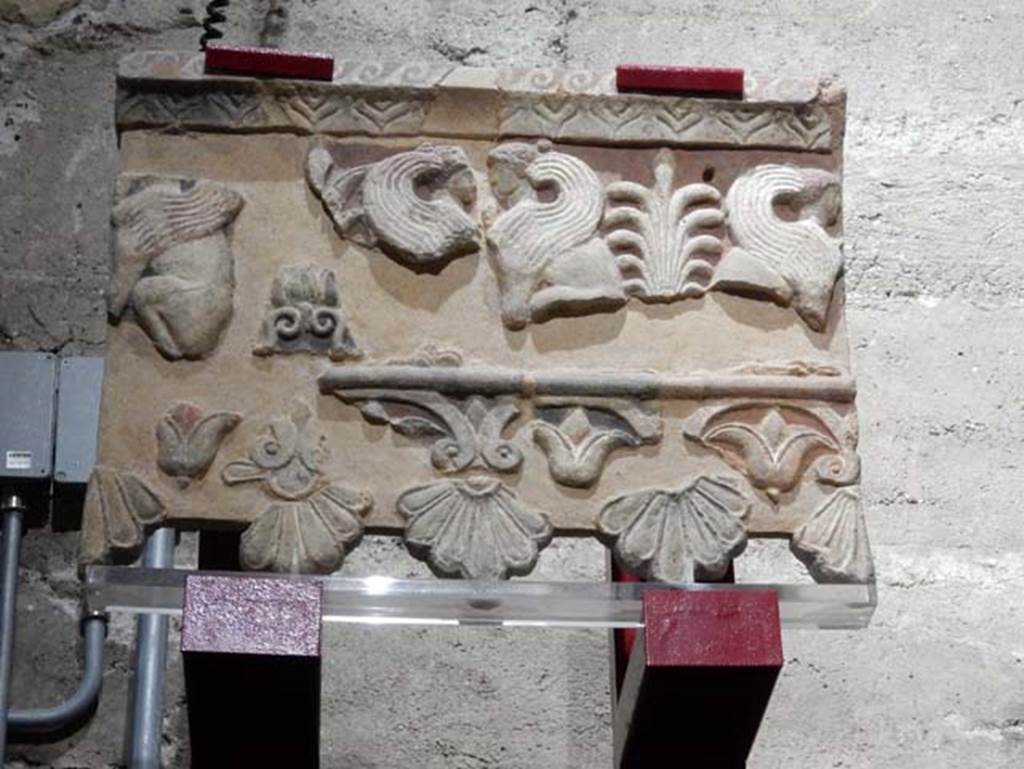 VIII.7.31 Pompeii, May 2018. Architectural roof elements.
Photo courtesy of Buzz Ferebee.