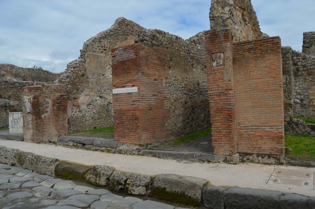 IX.1.3, on left, IX.1.4, and IX.1.5, on right, Pompeii. March 2018. Looking north along east side of Via Stabiana.
Foto Taylor Lauritsen, ERC Grant 681269 DÉCOR.