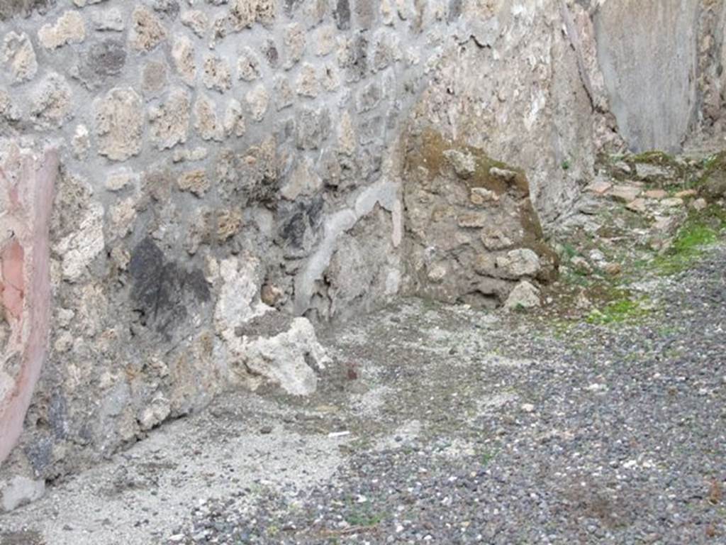 IX.1.8 Pompeii. December 2007. North wall. According to PPP, this wall would have had a high violet/dark red zoccolo/plinth, and subdivided into panels by yellow stripes.
See Bragantini, de Vos, Badoni, 1986. Pitture e Pavimenti di Pompei, Parte 3. Rome: ICCD. (p.386)