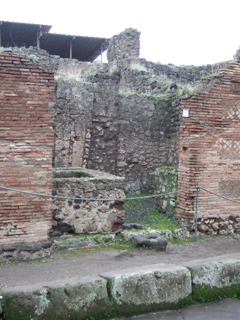 IX.1.13 Pompeii. December 2005. Entrance on Via Stabiana.